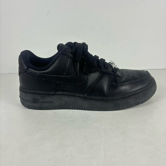Nike Air Force 1 Low Black athletic streetwear sneakers womens 6 - Picture 1 of 7